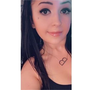 Meet your Posher, Desiree